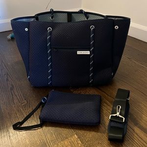 Cub and Scout Baby Bag & Mini Pouch - Great Condition!